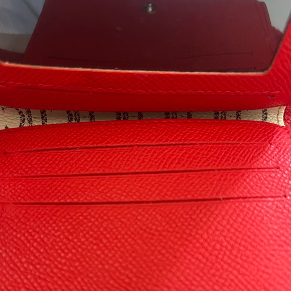 Carolina Herrera Traveler/ Japanese Envelope Wallet - Picture 11 of 14